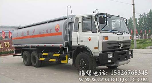 東風(fēng)后雙橋運(yùn)油車 東風(fēng)后雙橋運(yùn)油車