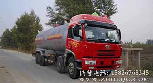 解放前四后八液化氣體運(yùn)輸車 解放前四后八液化氣體運(yùn)輸車