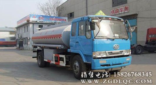 解放單橋加油車 解放單橋加油車