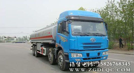解放前四后八加油車 解放前四后八加油車